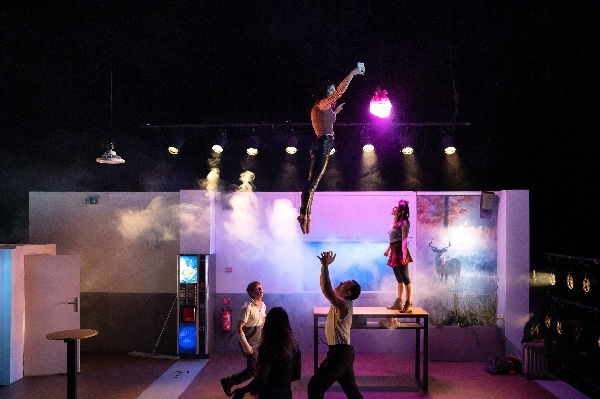 La Nuit du Cirque : A Snack to be - Cie La Main S'affaire
